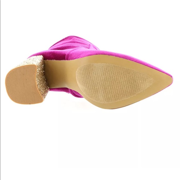 🌺 Betsey Johnson 
Beautiful Magenta Boot - Picture 7 of 8